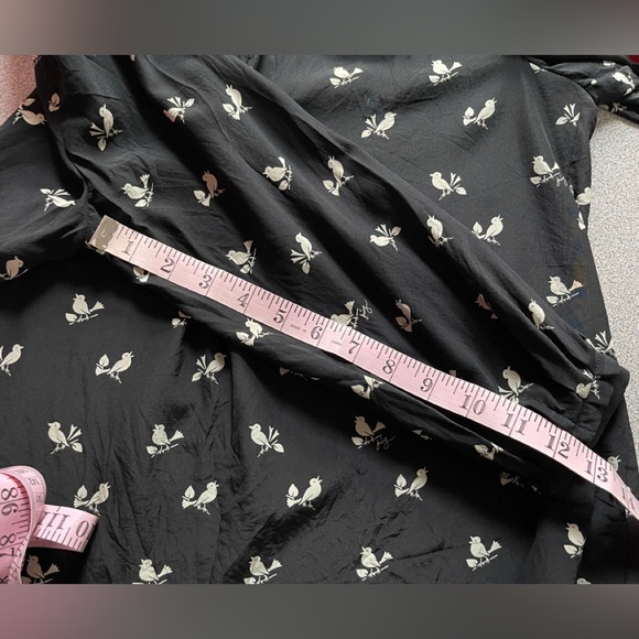 Juicy Couture Black Bird Silk Blouse Size Small - Picture 13 of 13